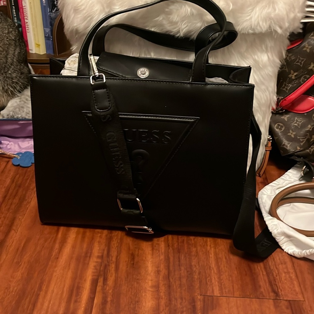 Black guess purse